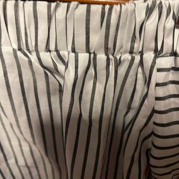 Stem & Vine Off the shoulder white striped top with flared sleeves, size medium - Picture 7 of 10